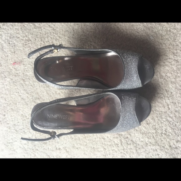 size 5 silver heels - Picture 1 of 2